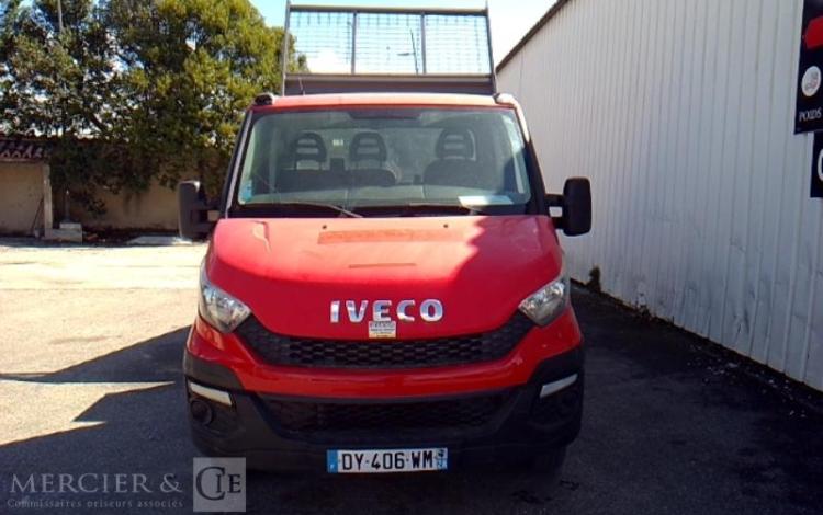 IVECO 35-130 BENNE SIMPLE CABINE COFFRE ROUGE DY-406-WM