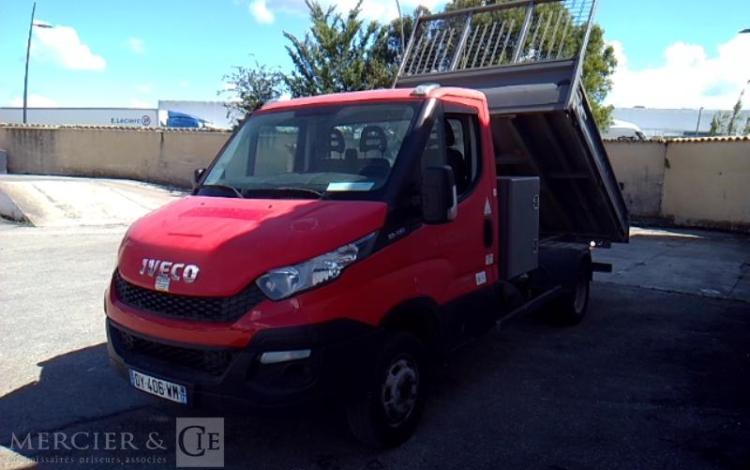 IVECO 35-130 BENNE SIMPLE CABINE COFFRE ROUGE DY-406-WM