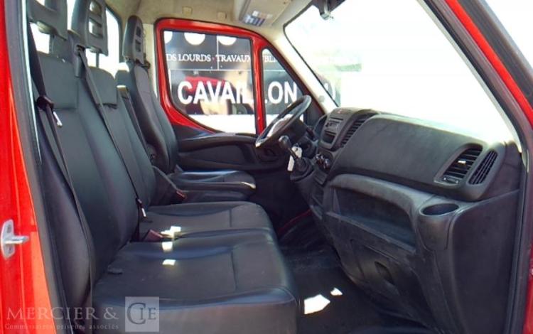 IVECO 35-130 BENNE SIMPLE CABINE COFFRE ROUGE DY-406-WM