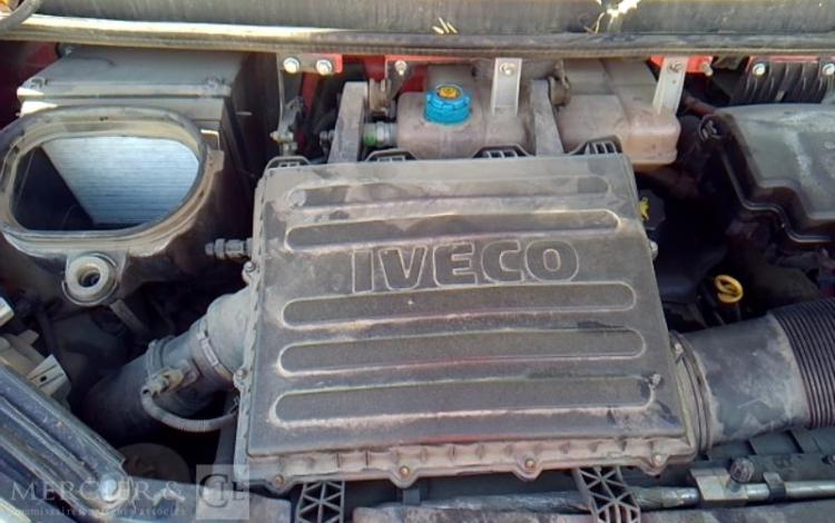IVECO 35-130 BENNE SIMPLE CABINE COFFRE ROUGE DY-406-WM