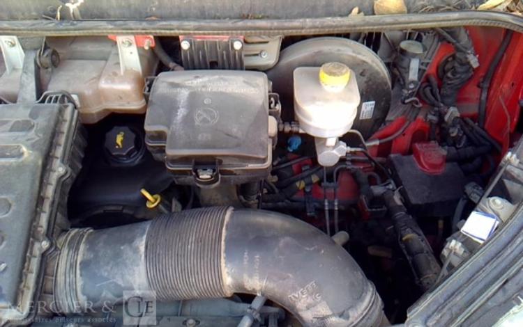IVECO 35-130 BENNE SIMPLE CABINE COFFRE ROUGE DY-406-WM