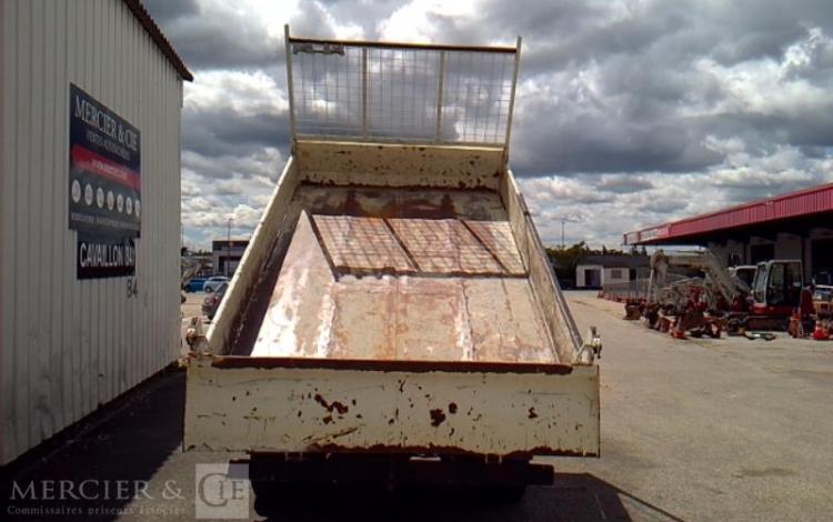 IVECO 35-130 BENNE SIMPLE CABINE BLANC EA-310-CQ