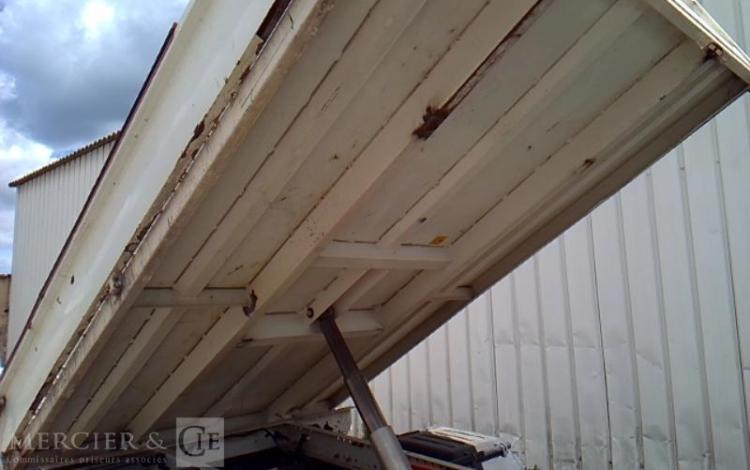 IVECO 35-130 BENNE SIMPLE CABINE BLANC EA-310-CQ