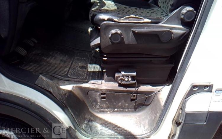 IVECO 35-130 BENNE SIMPLE CABINE BLANC EA-310-CQ