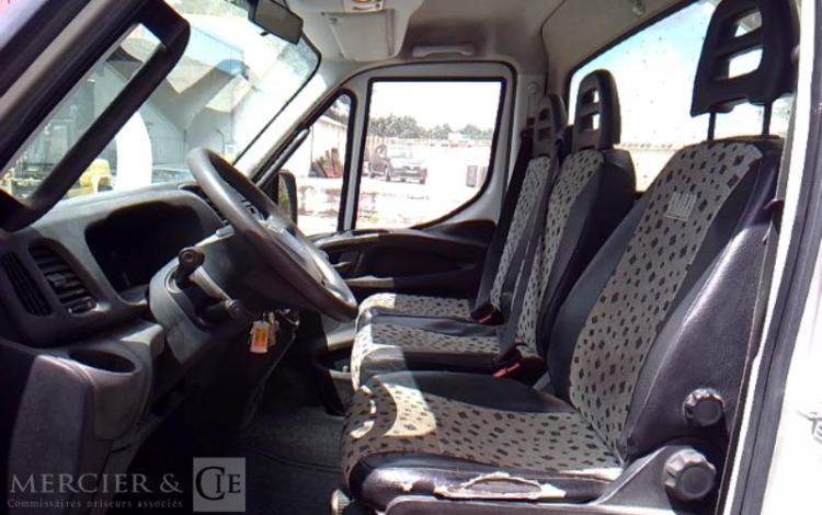 IVECO 35-130 BENNE SIMPLE CABINE BLANC EA-310-CQ