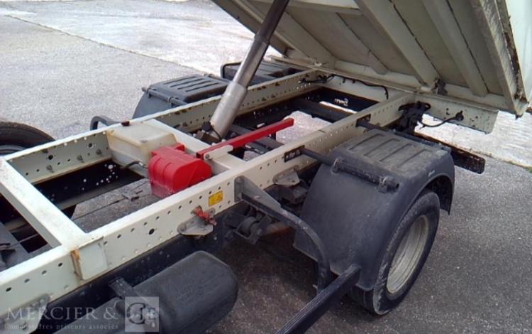 IVECO 35-130 BENNE SIMPLE CABINE BLANC EA-310-CQ