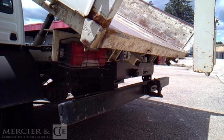 IVECO 35-130 BENNE SIMPLE CABINE BLANC EA-310-CQ