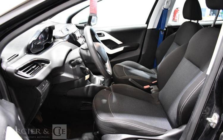 PEUGEOT 208 LIKE NOIR EA-936-BX