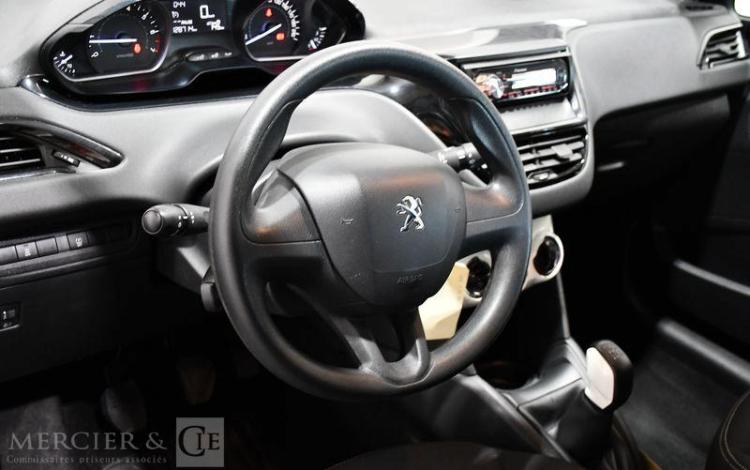PEUGEOT 208 LIKE NOIR EA-936-BX