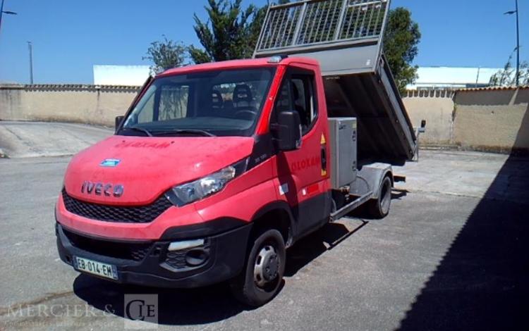 IVECO 35-130 BENNE SIMPLE CABINE COFFRE ROUGE EB-014-EM