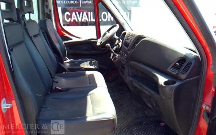 IVECO 35-130 BENNE SIMPLE CABINE COFFRE ROUGE EB-014-EM