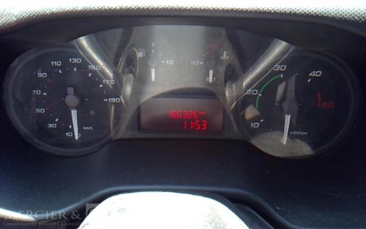 IVECO 35-130 BENNE SIMPLE CABINE COFFRE ROUGE EB-014-EM