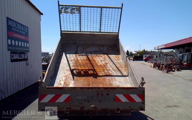 IVECO 35-130 BENNE SIMPLE CABINE COFFRE ROUGE EB-014-EM