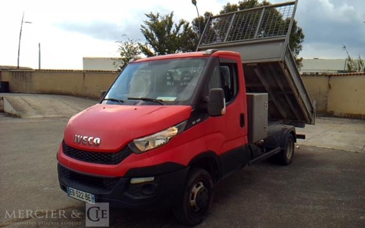 IVECO 35-130 BENNE SIMPLE CABINE COFFRE ROUGE EB-522-BE