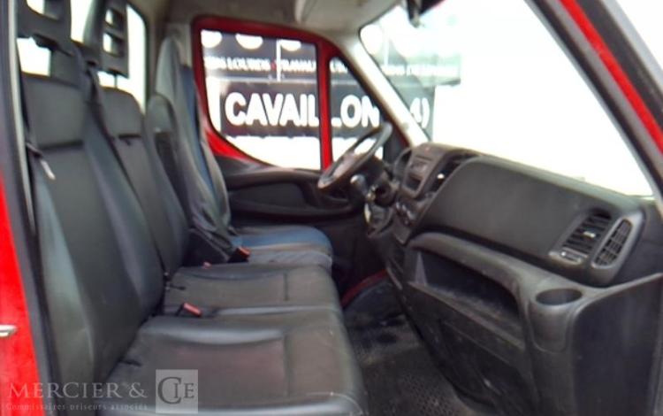 IVECO 35-130 BENNE SIMPLE CABINE COFFRE ROUGE EB-522-BE