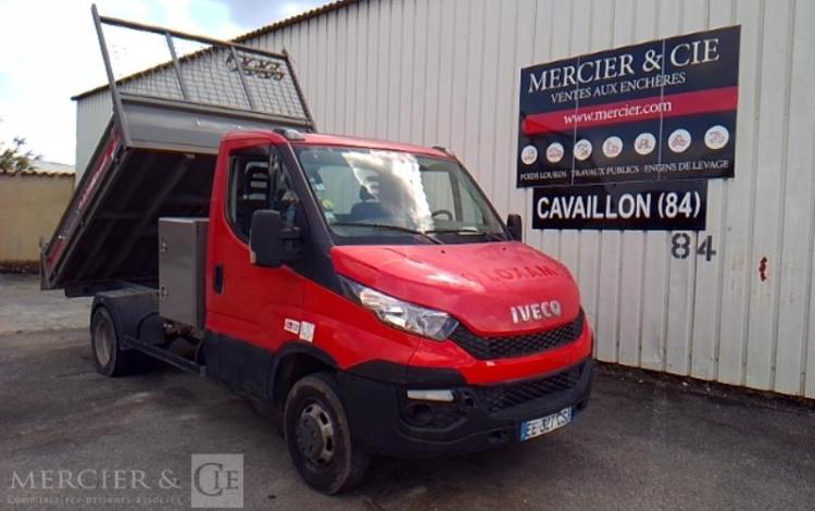 IVECO 35-130 BENNE SIMPLE CABINE COFFRE ROUGE EE-327-CS