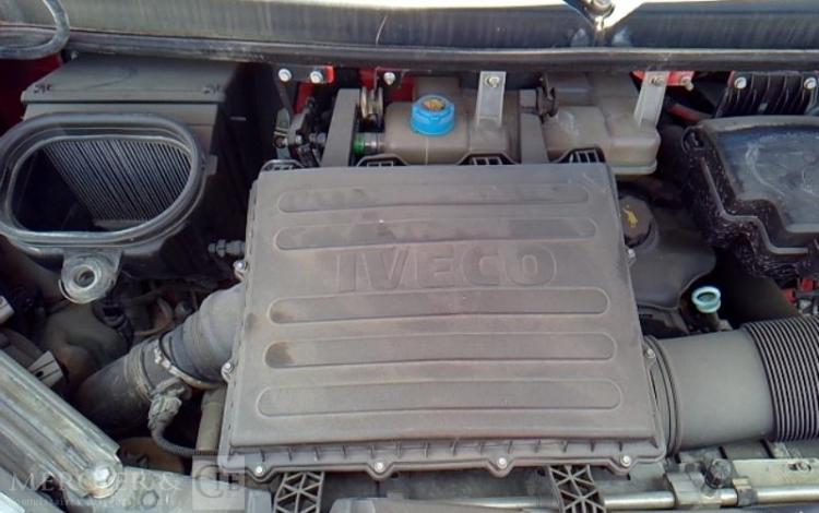 IVECO 35-130 BENNE SIMPLE CABINE COFFRE ROUGE EE-327-CS