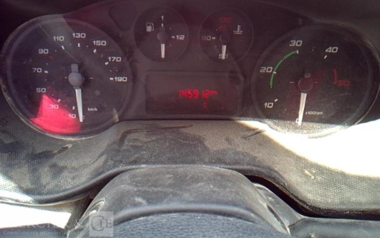 IVECO 35-130 BENNE SIMPLE CABINE COFFRE ROUGE EE-327-CS