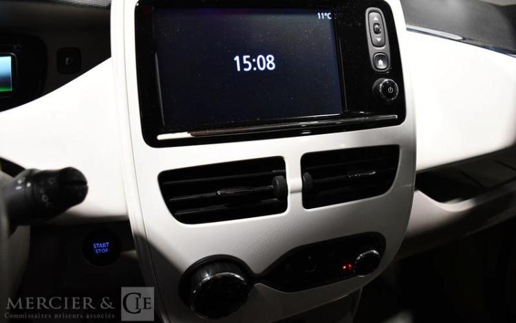 RENAULT ZOE LIFE TYPE 2 BLANC EE-613-HH