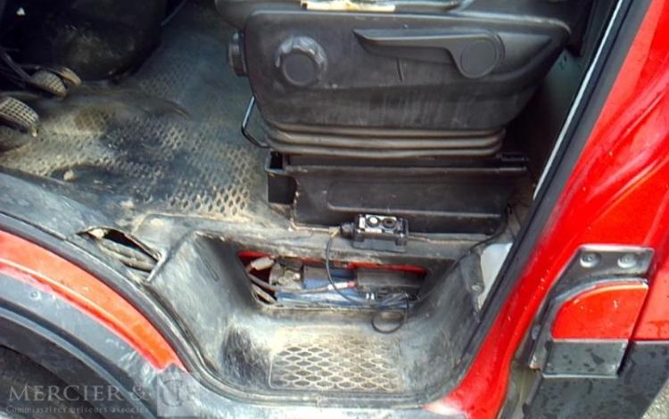 IVECO 35-130 BENNE SIMPLE CABINE ROUGE EG-244-PY