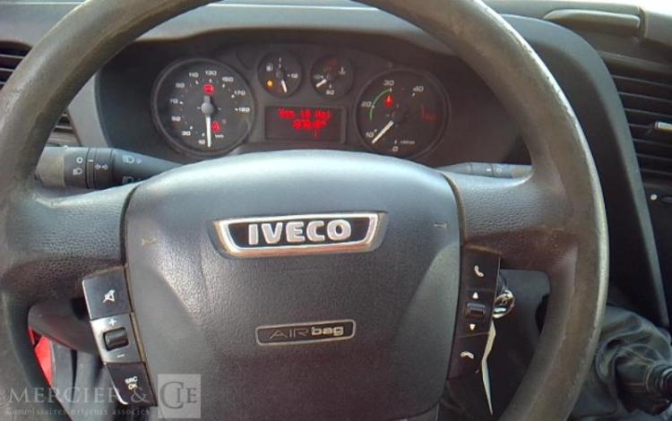 IVECO 35-130 BENNE SIMPLE CABINE ROUGE EG-244-PY