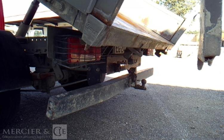 IVECO 35-130 BENNE SIMPLE CABINE ROUGE EG-244-PY