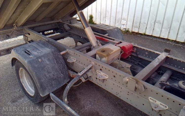 IVECO 35-130 BENNE SIMPLE CABINE ROUGE EG-709-QK