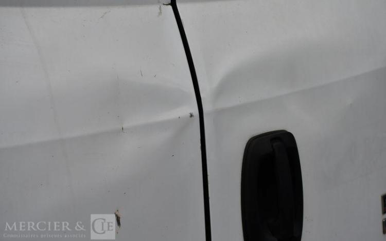 IVECO DAILY 35 S 2,3 HPI126 BASE BLANC EH-709-RT
