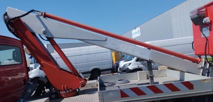 IVECO DAILY AVEC NACELLE MULTITEL 160ALU 16M – DIESEL – 2524 HEURES – 69353 KMS ROUGE EJ-042-KH