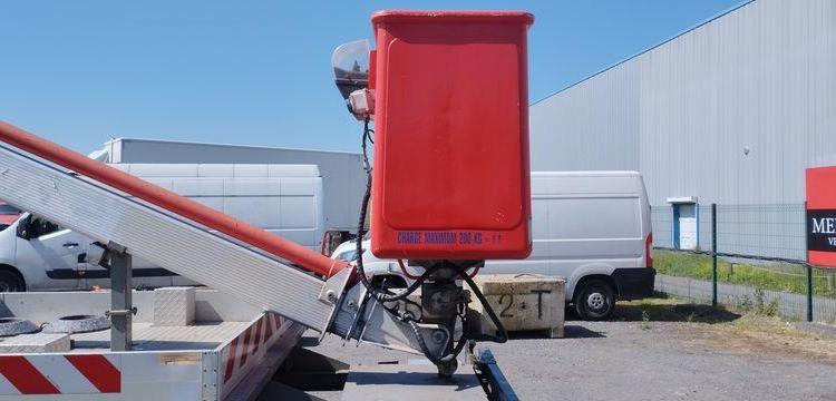 IVECO DAILY AVEC NACELLE MULTITEL 160ALU 16M – DIESEL – 2524 HEURES – 69353 KMS ROUGE EJ-042-KH