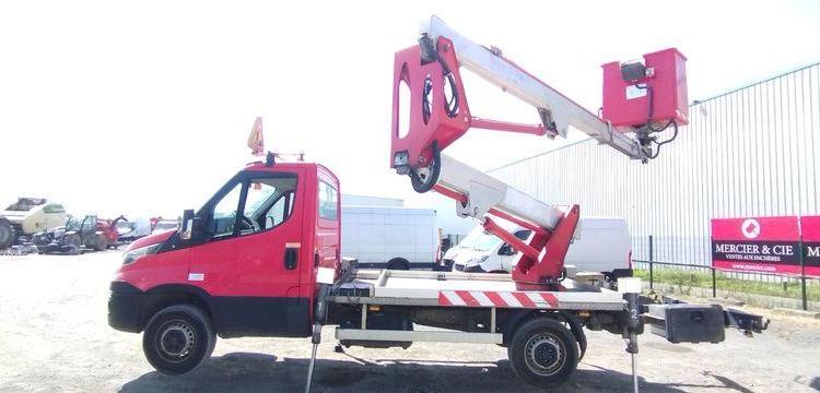 MULTITEL DAILY AVEC NACELLE MULTITEL MX170 16M – DIESEL – 2124 HEURES – 41260 KMS ROUGE EL-198-NQ
