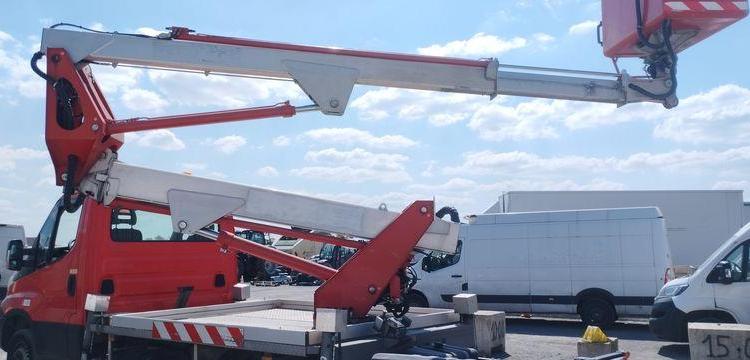 MULTITEL DAILY AVEC NACELLE MULTITEL MX170 16M – DIESEL – 2124 HEURES – 41260 KMS ROUGE EL-198-NQ