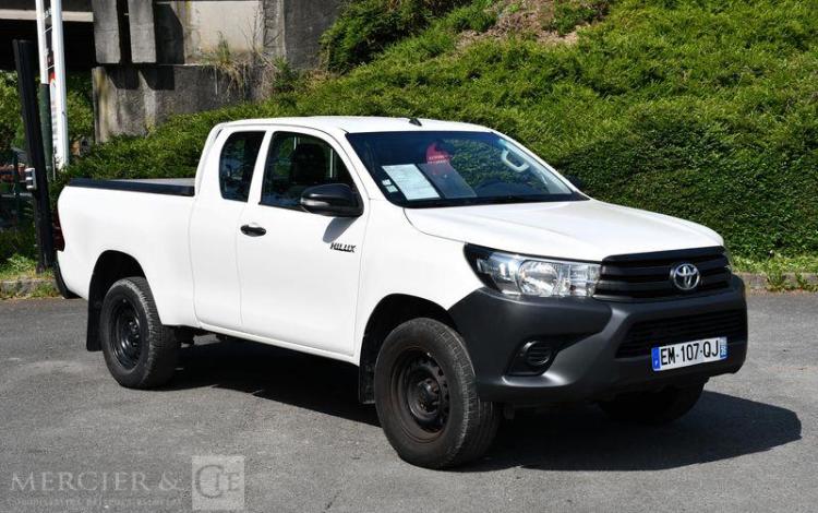TOYOTA HILUX 8 D150 XTRALECAP4MCA BLANC EM-107-QJ
