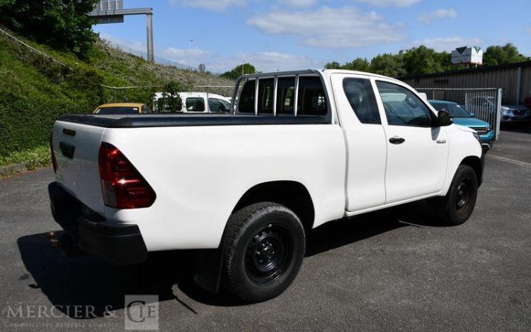 TOYOTA HILUX 8 D150 XTRALECAP4MCA BLANC EM-107-QJ