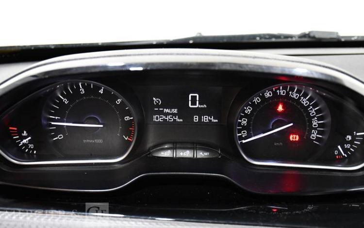 PEUGEOT 2008 1,2 PURE TECH 110 STYLE S&S NOIR EM-563-YR