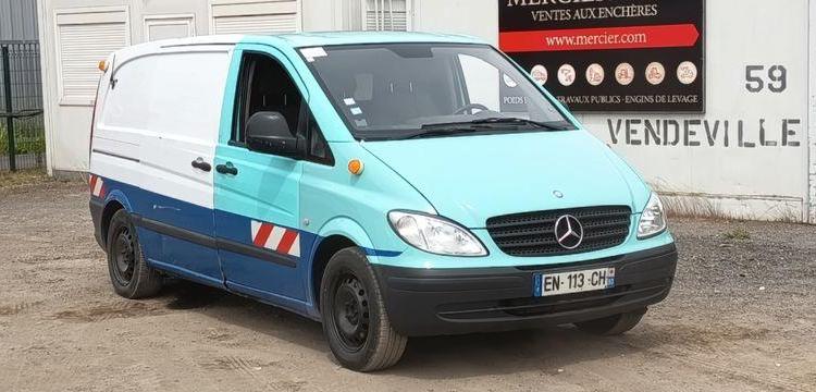 MERCEDES VITO 113 CDI  2,1 CDI 16V 109CV EQUIPE CURAGE – DIESEL – KILOMETRAGE NON GARANTI BLANC/BLEU EN-113-CH