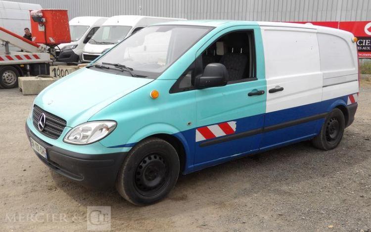 MERCEDES VITO 113 CDI  2,1 CDI 16V 109CV EQUIPE CURAGE – DIESEL – KILOMETRAGE NON GARANTI BLANC/BLEU EN-113-CH