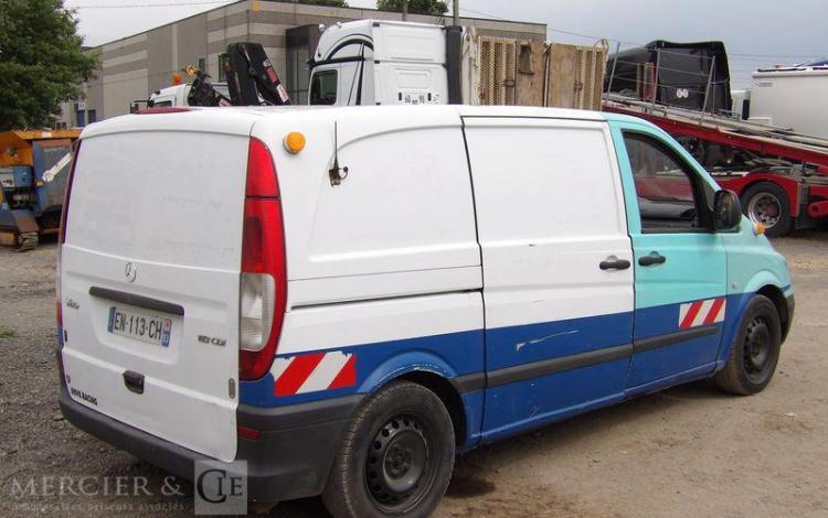 MERCEDES VITO 113 CDI  2,1 CDI 16V 109CV EQUIPE CURAGE – DIESEL – KILOMETRAGE NON GARANTI BLANC/BLEU EN-113-CH