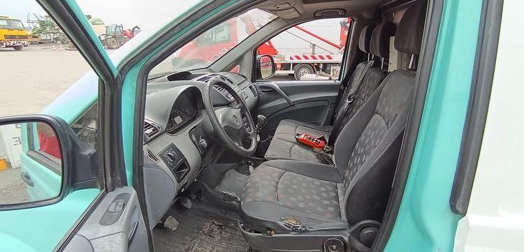 MERCEDES VITO 113 CDI  2,1 CDI 16V 109CV EQUIPE CURAGE – DIESEL – KILOMETRAGE NON GARANTI BLANC/BLEU EN-113-CH