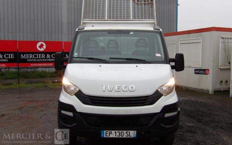 IVECO 35C12 BENNE AVEC COFFRE ACIER DIESEL – 175183 KMS – ANNEE 2017 BLANC EP-130-SL
