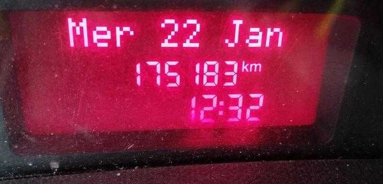 IVECO 35C12 BENNE AVEC COFFRE ACIER DIESEL – 175183 KMS – ANNEE 2017 BLANC EP-130-SL
