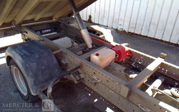 IVECO 35-120 BENNE SIMPLE CABINE COFFRE ROUGE ES-132-SF
