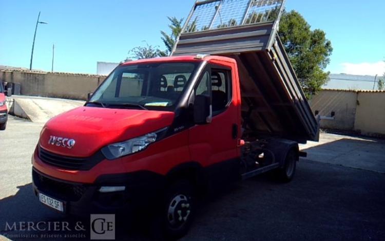 IVECO 35-120 BENNE SIMPLE CABINE COFFRE ROUGE ES-132-SF