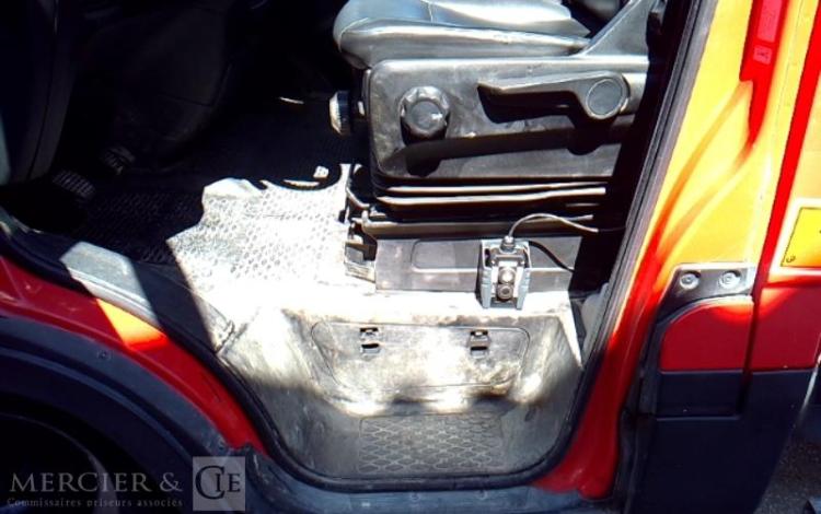 IVECO 35-120 BENNE SIMPLE CABINE COFFRE ROUGE ES-132-SF