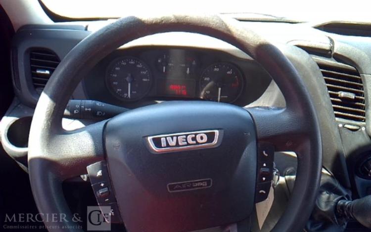 IVECO 35-120 BENNE SIMPLE CABINE COFFRE ROUGE ES-132-SF
