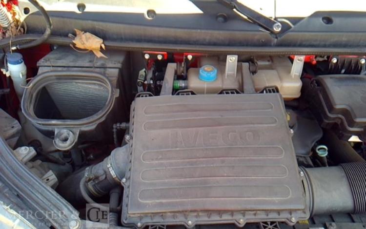 IVECO 35-120 BENNE SIMPLE CABINE COFFRE ROUGE ES-132-SF