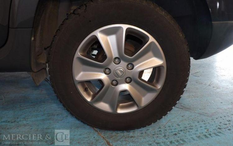 DACIA DUSTER 1,5 DCI 110CH LAUREATE PLUS 4X2 GRIS ES-390-SG