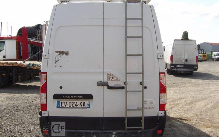 RENAULT MASTER 3 PHASE 2 TRACTION FOURGON L2H2 F3300 2.3 DCI 16V 110CV – DIESEL BLANC EV-024-KA