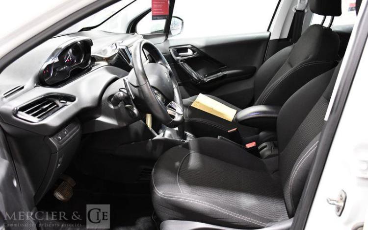 PEUGEOT 208 1,2 PURETECH BLANC EV-443-PJ