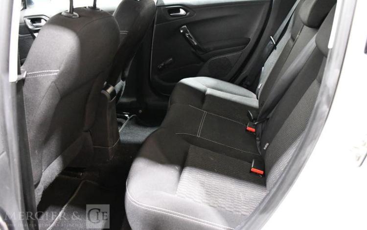 PEUGEOT 208 1,2 PURETECH BLANC EV-443-PJ